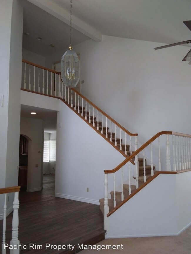 Foto del edificio - 5 br, 4 bath House - 13788 Sparren Ave