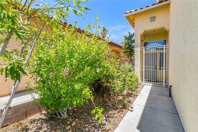 Foto del edificio - 9888 Sparrow Ridge Ave
