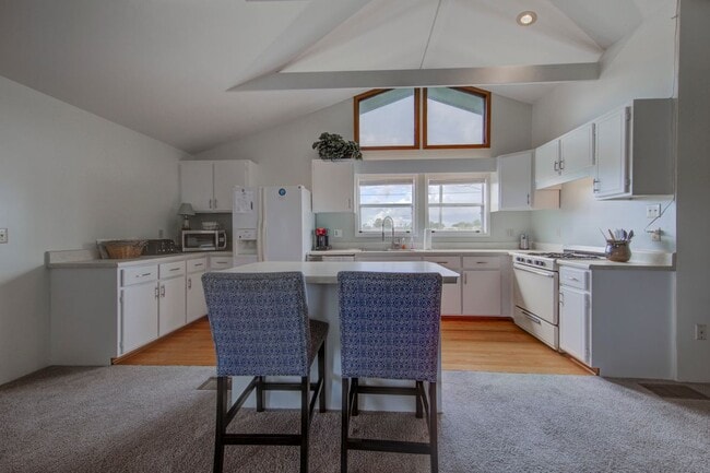 Building Photo - 404 Colorado Dr
