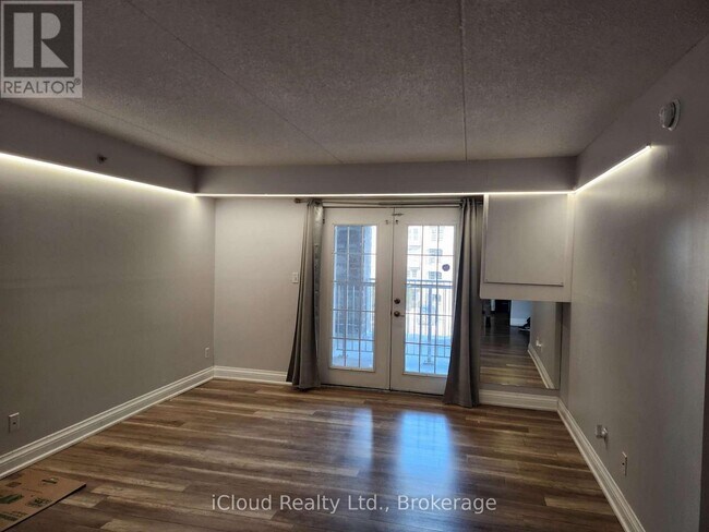 Building Photo - 1450 Bishops Gate