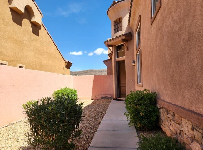 Building Photo - 1111 Casa Palermo Circle