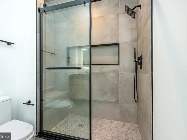 Foto del edificio - 1649 N 6th St