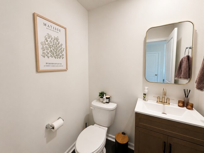 Foto del edificio - Welcome to 121 Roofcroft Lane – Spacious Living with Modern Style!