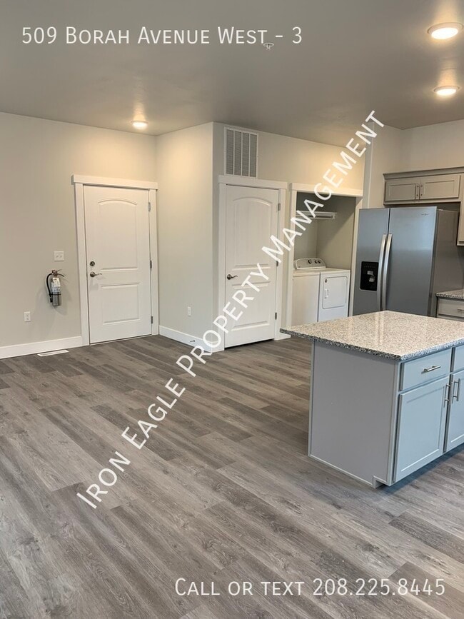 Building Photo - 509 Borah Ave W