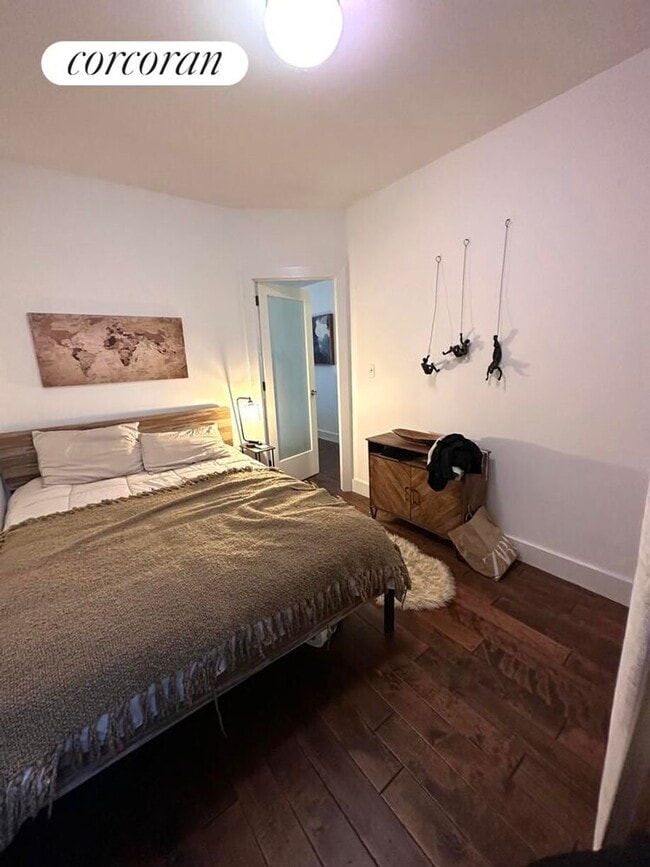 Building Photo - 326 W 47th St