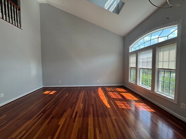 Foto del edificio - 15028 Gaffney Cir