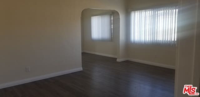 Building Photo - 453 Via Vista