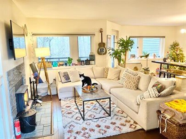 Foto del edificio - 2 Bedroom Condo South End of Burlington