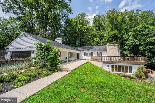 Building Photo - 7732 Canal Ct