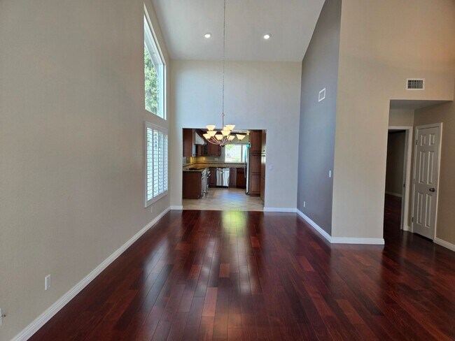 Foto del edificio - Stunning single-story Vista Del Cerro home with a private backyard oasis designed for effortless ...