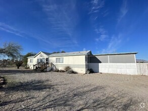 Building Photo - 5080 Erin Dr