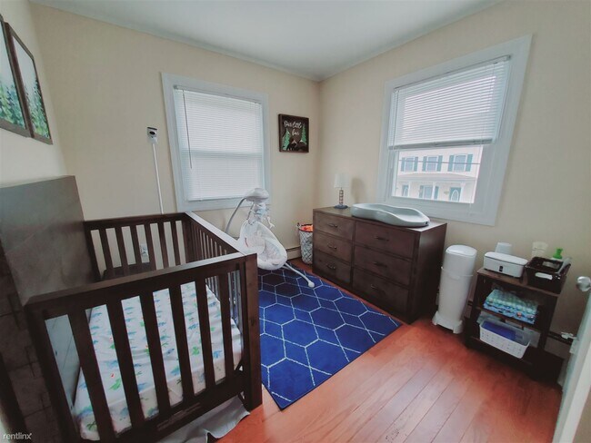 Building Photo - 2 br, 1 bath Condo - 29 Scofield Ave