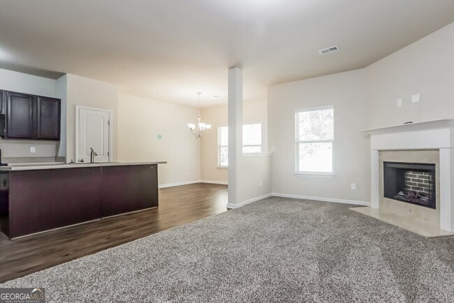 Building Photo - 250 Stillwood Dr
