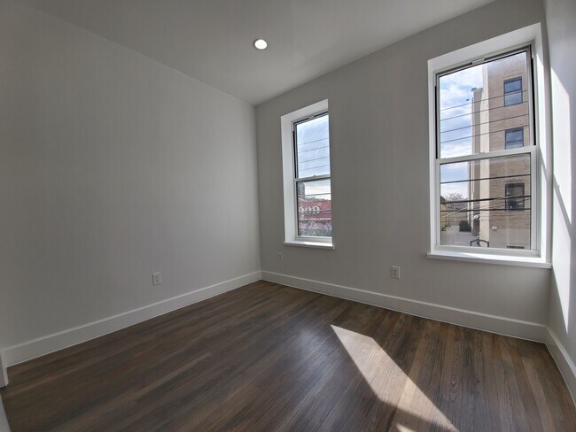 Building Photo - 89 Wyckoff Ave
