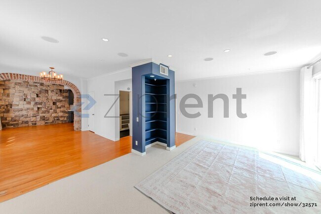 Building Photo - 6645 W 86th Pl