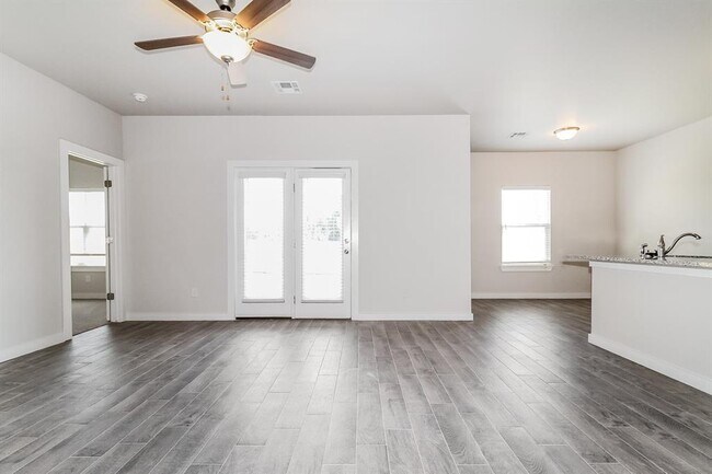 Foto del edificio - 8161 Wesley Ave