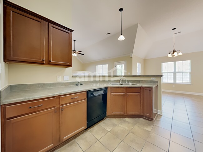 Building Photo - 2542 Pyramid Drive