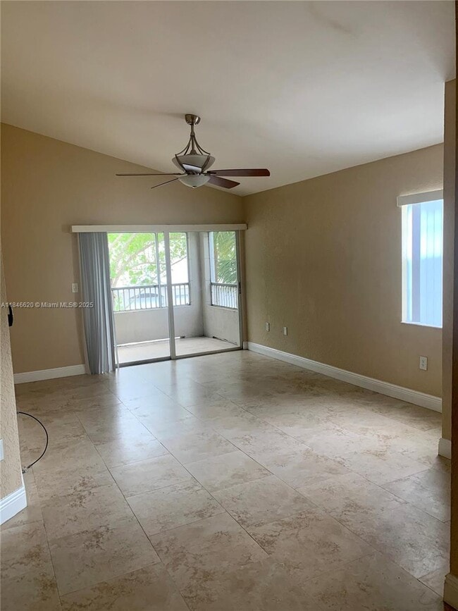 Building Photo - 2841 N Oakland Forest Dr