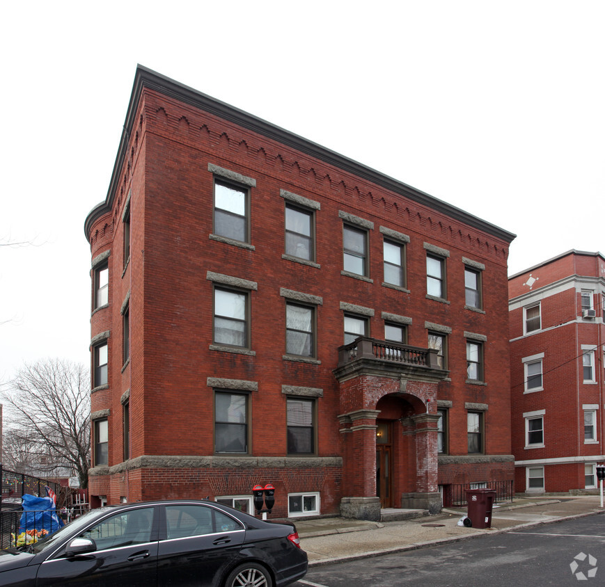Building Photo - 42 Norwood St