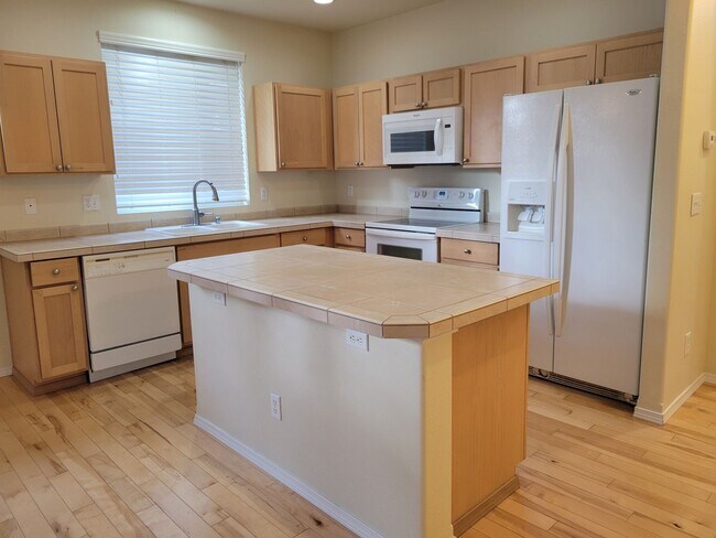 Building Photo - Beautiful 3 bedroom Rambler in perfect location
