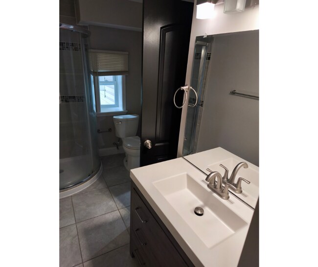 Foto del edificio - 1932 Bank St