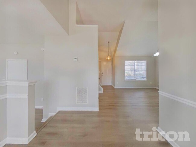 Building Photo - 2368 Rambling Way