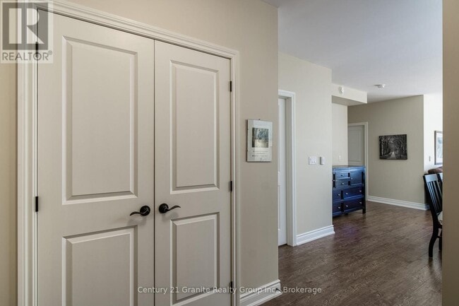 Building Photo - 4 Lake Ave