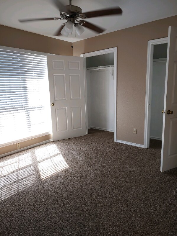 Foto del edificio - 105 Henson Ct