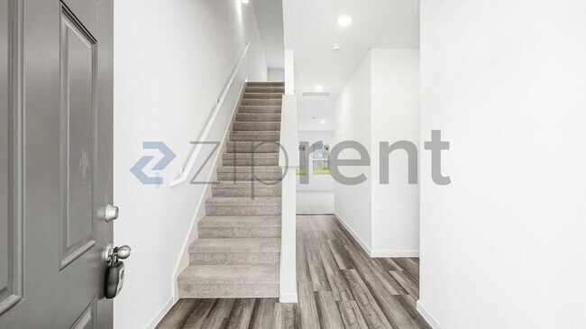 Building Photo - Unit