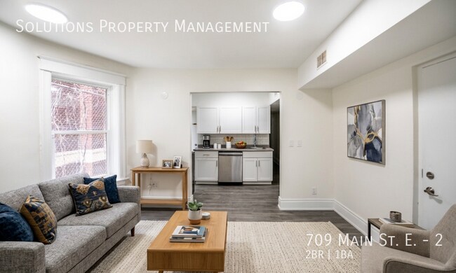 Building Photo - **Newly Renovated Main Floor 2 Bedroom**
