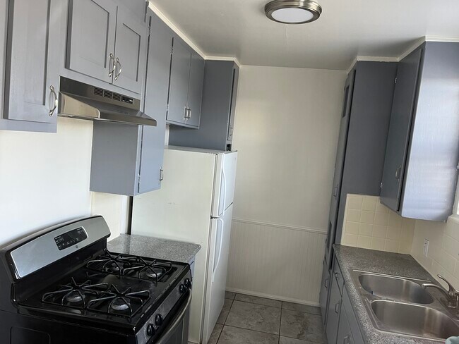 Kitchen - 3748 3rd Ave