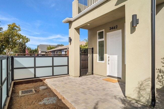 Building Photo - Roosevelt St.