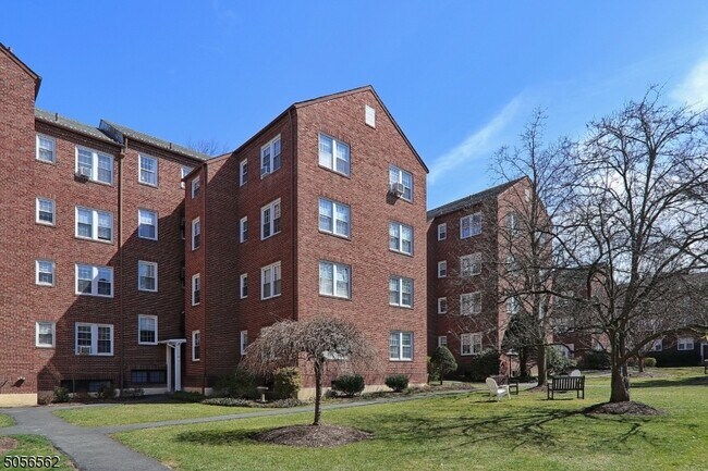 Building Photo - 217 Prospect Ave