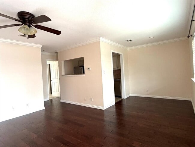 Foto del edificio - 1407 W 39th 1/2 St