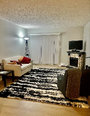 Foto del edificio - 2737 Green Meadows Dr