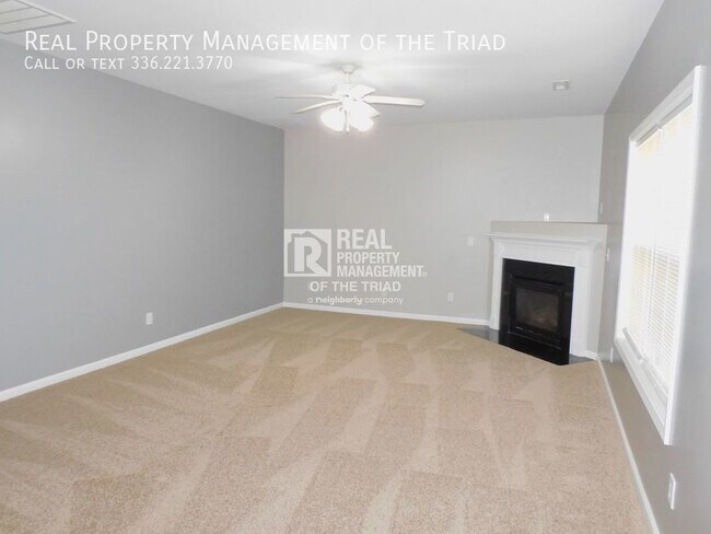 Foto del edificio - Lovely 4BR/2.5BA Home in Burlington!