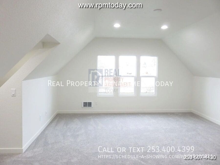 Primary Photo - 703 S. Ainsworth-D
