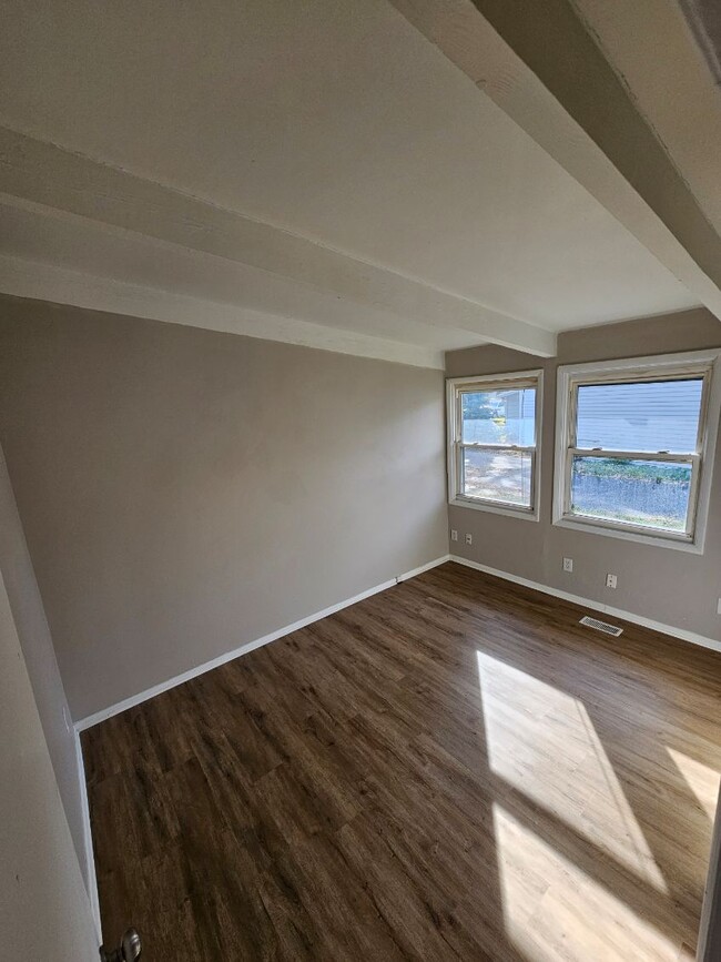 Building Photo - 873 Joyful St