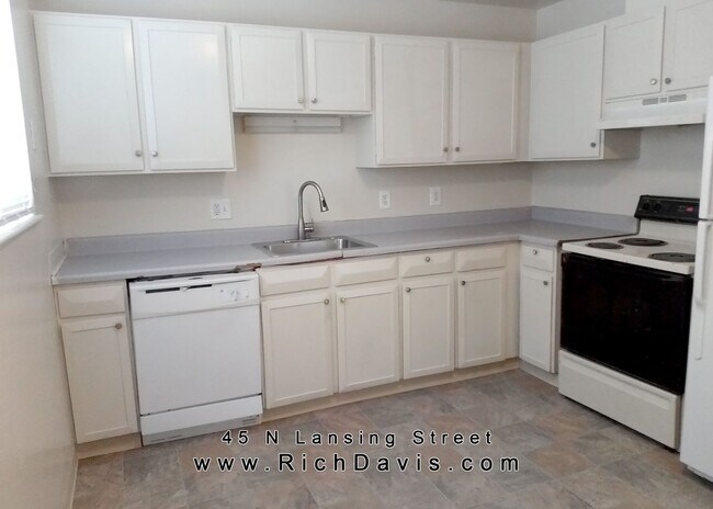 Foto del edificio - 45 Lansing St. in Aurora, 80010 3 bed, 2 b...