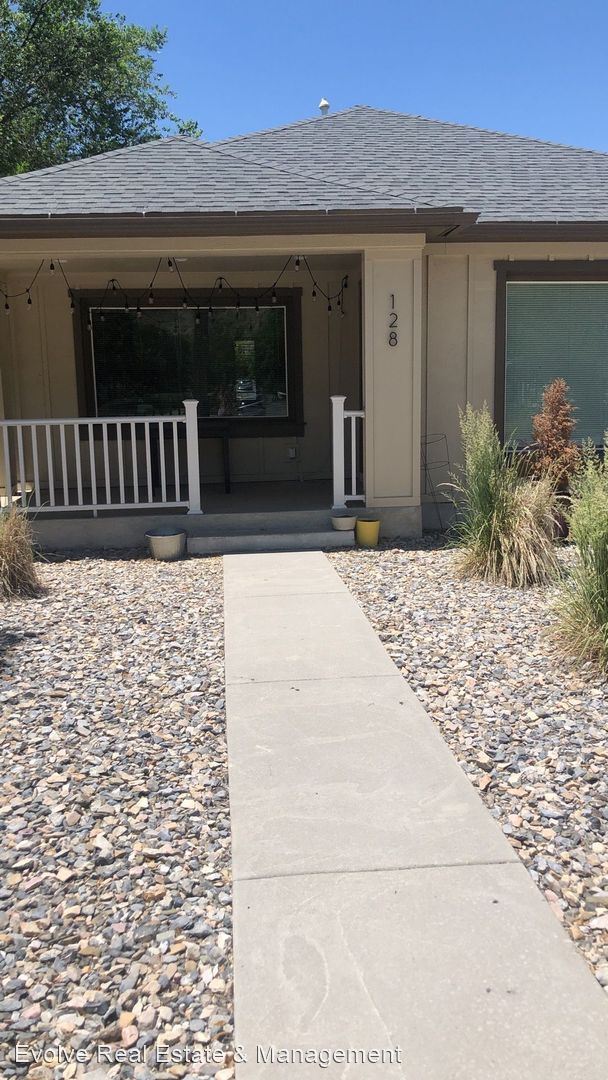 Foto del edificio - 3 br, 2 bath House - 128 S 700 E