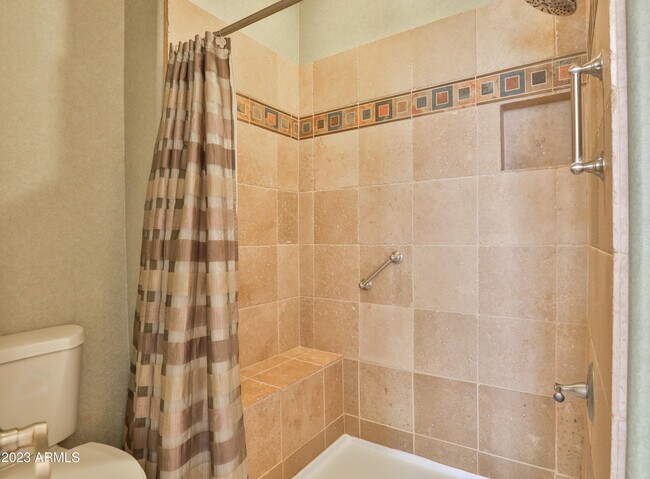 Foto del edificio - 2565 E Southern Ave