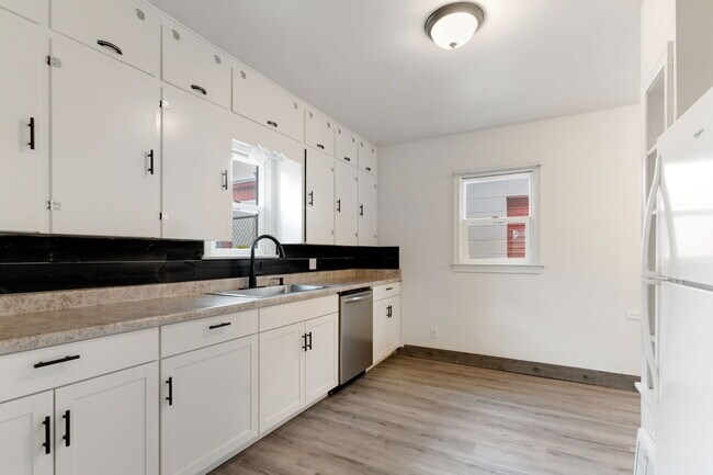 Building Photo - 2625 Gunnison St