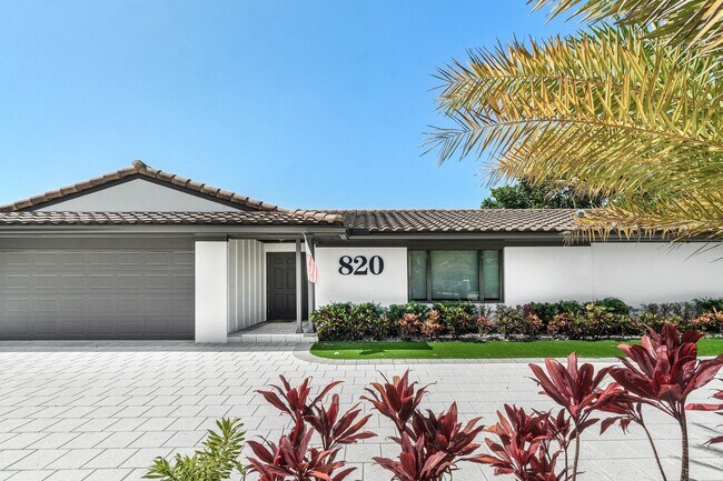 Foto del edificio - 820 SW 16th St