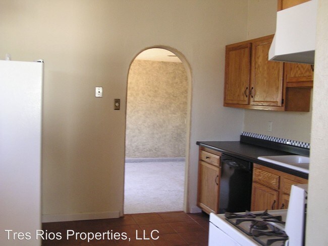 Building Photo - 2217 Camina Placer