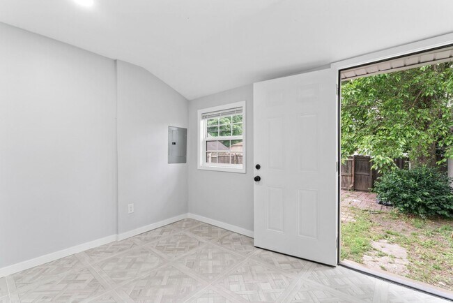 Foto del edificio - 940 Jefferson Ave