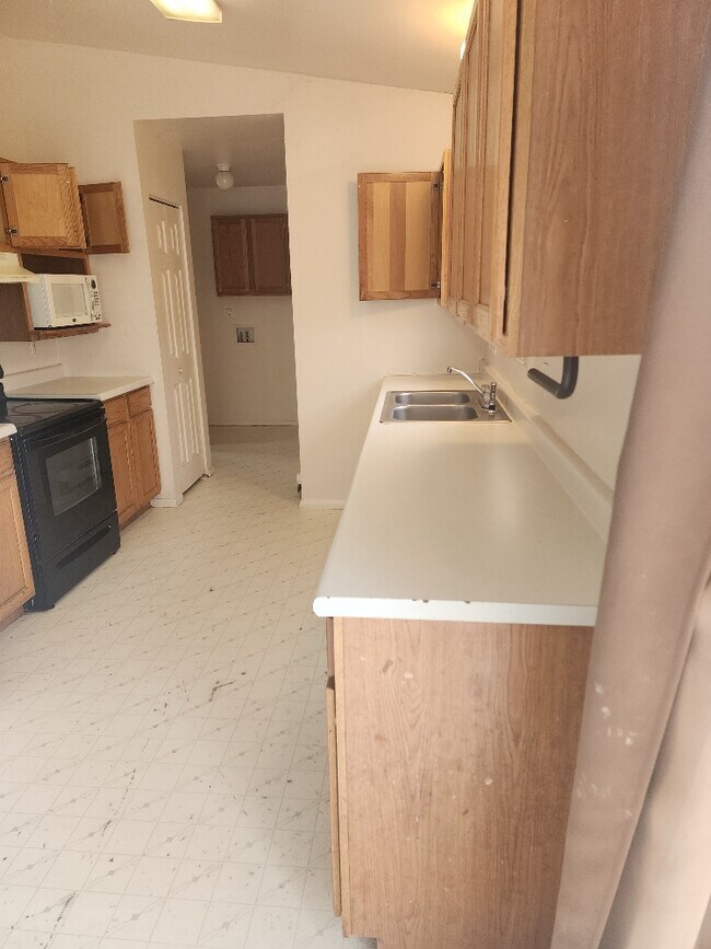 Photo - 461 Seckel St House