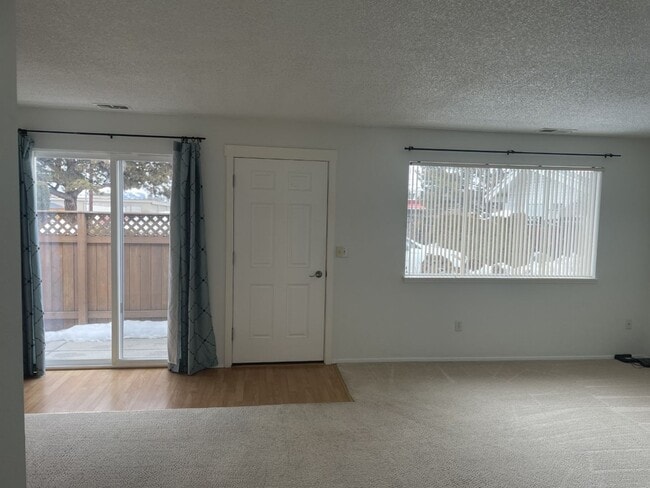 Foto del edificio - Amazing 2 Bedroom Available in Sought Afte...