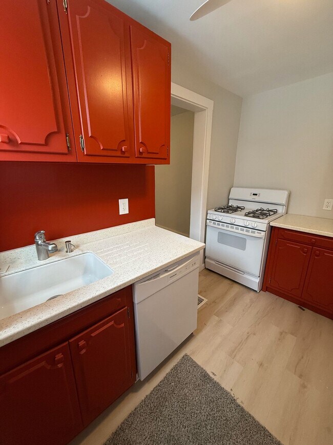 Foto del edificio - 1 Bed 1 Bath in Swissvale