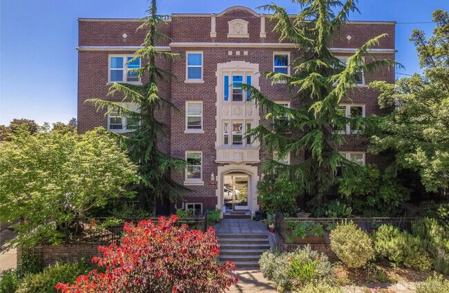 Building Photo - 715 24th Ave