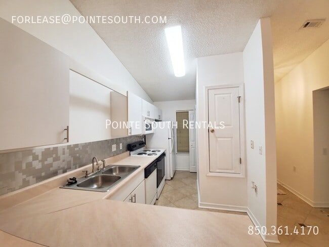 Building Photo - 2BD/1BA Townhome in Pine Forest Royale